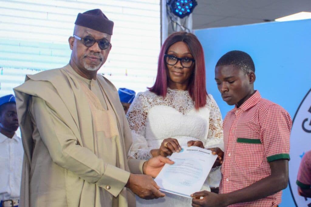 Ogun: 603 Students Get Scholarships From Gbemiga Abiodun Education Programme